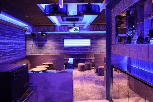 EARTH (アース)-店内画像-3